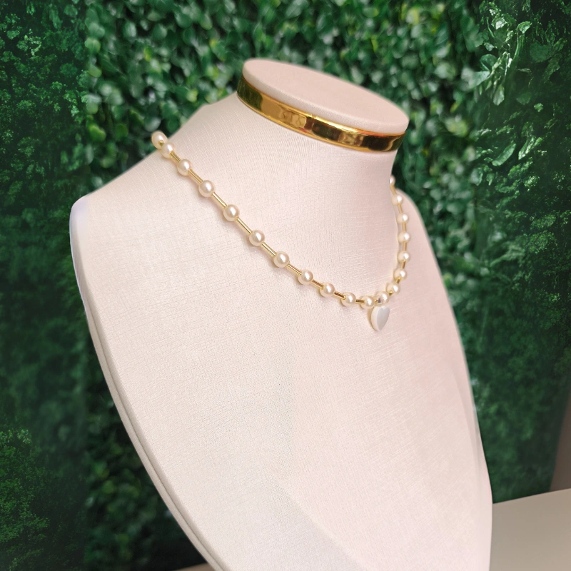 COLAR PÉROLAS COM PINGENTE DE CORAÇÃO - alternativa